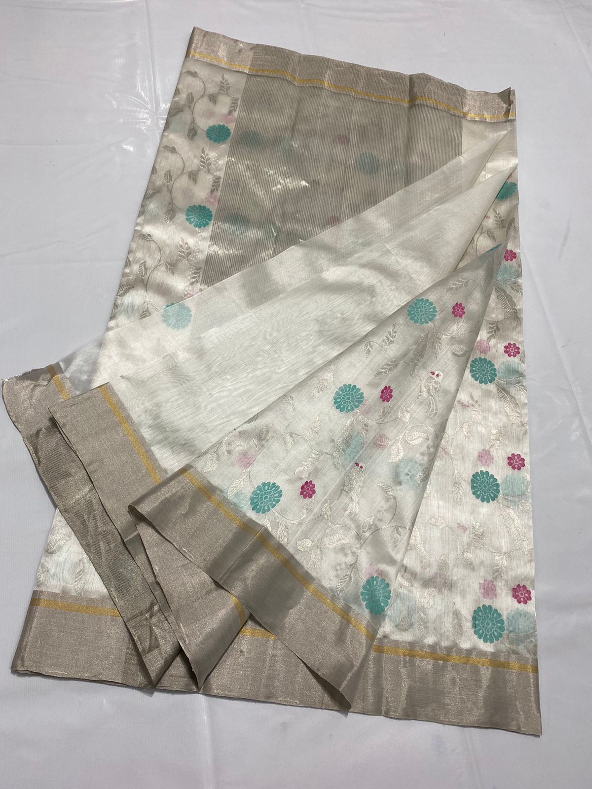 Silver pattu Chanderi saree - Saffronfashionindia