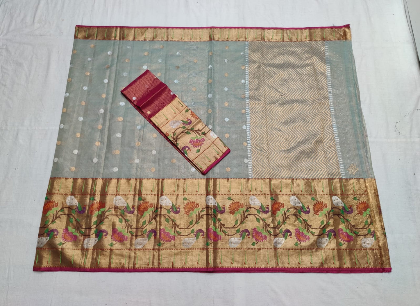 Yamini tissue zari saree - Saffronfashionindia